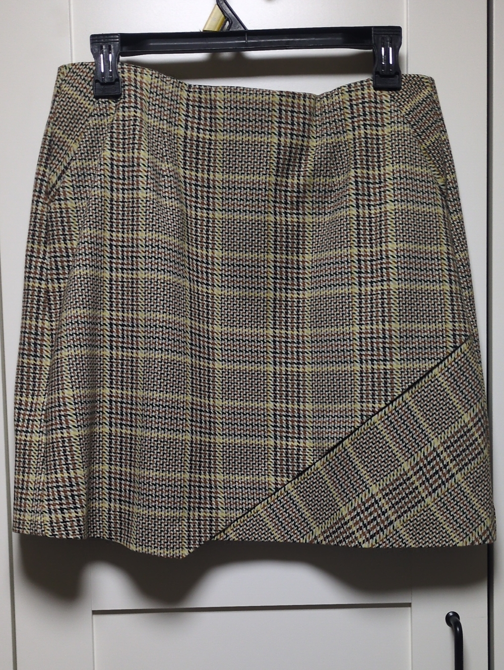 Cabi Collegiate Academia Preppy Brown Black Glen plaid Pull On Mini Skirt M